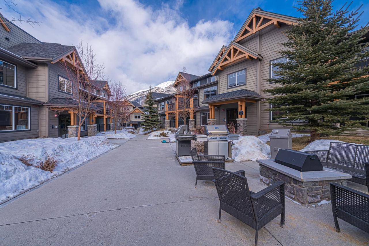 Copperstone Resort - Mountain View 2 Bedroom Condo Canmore Exteriör bild